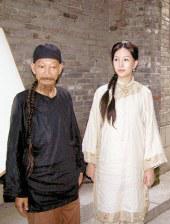 强行征服挺进女侠丰满的身体